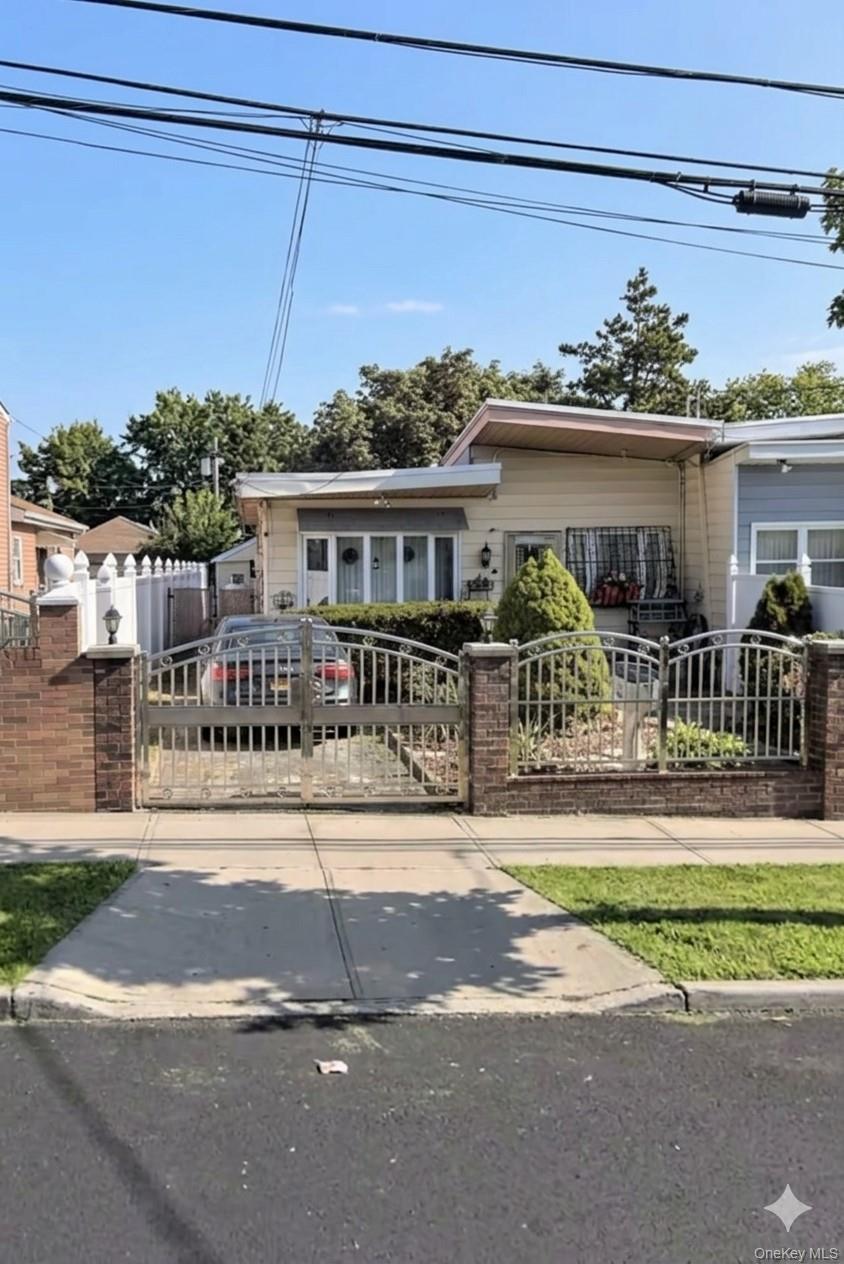2265 Seward Avenue Property Photo 1