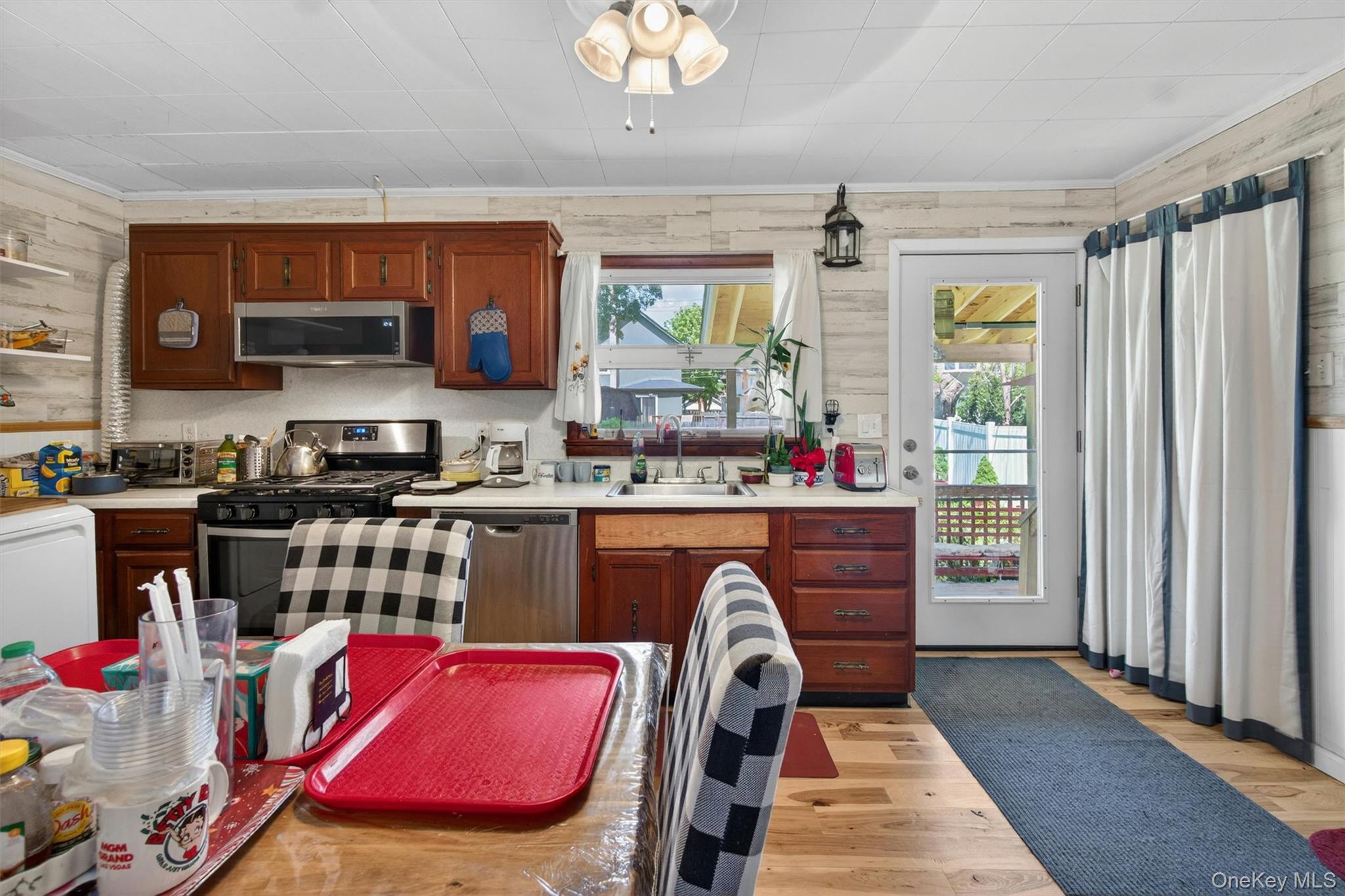 16 Gariss Street Property Photo 8