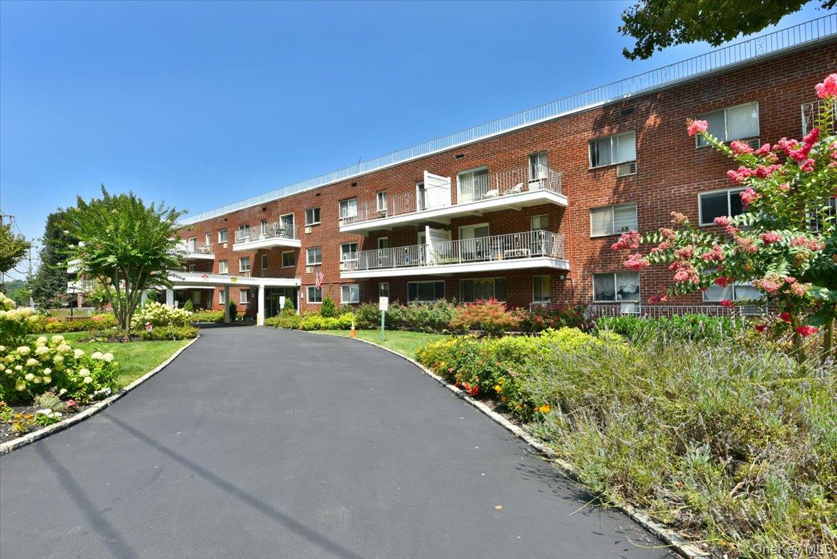 320 E Shore Road 2-a Property Photo 3