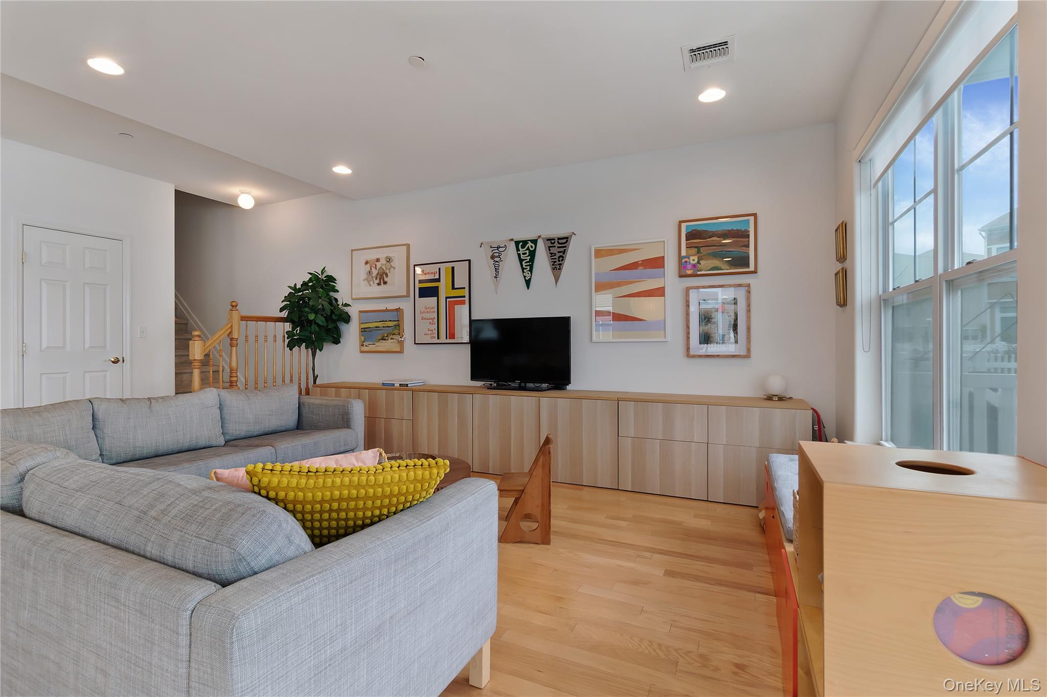 129 Beach 62nd Street Property Photo 7