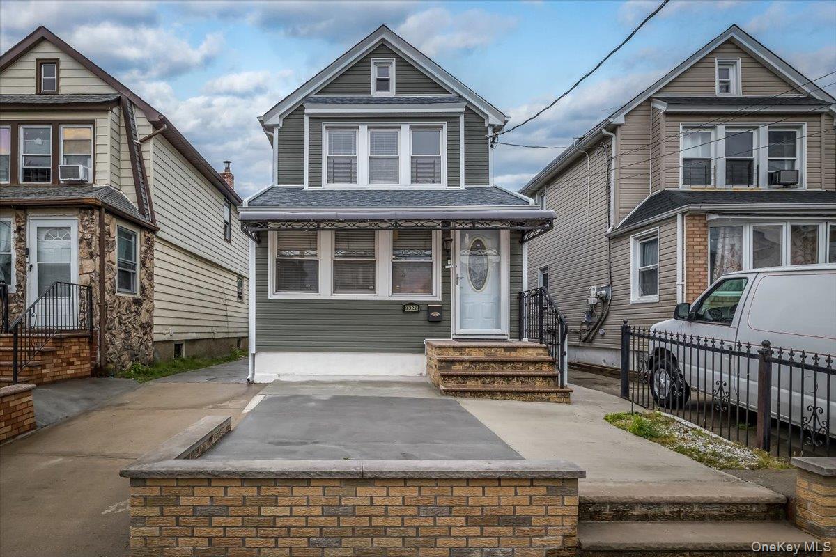 9322 207th Street Property Photo 2