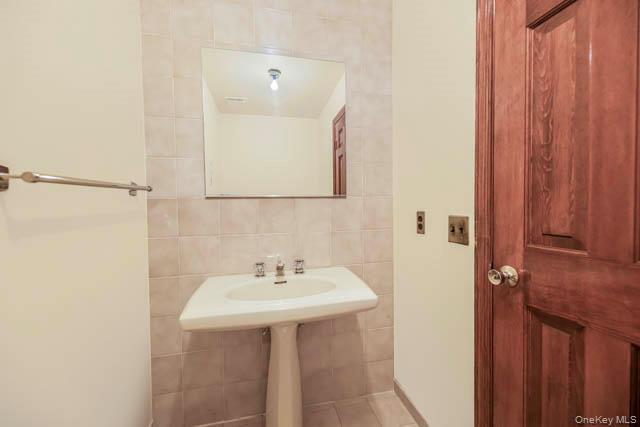 4 Carol Lane Property Photo 16