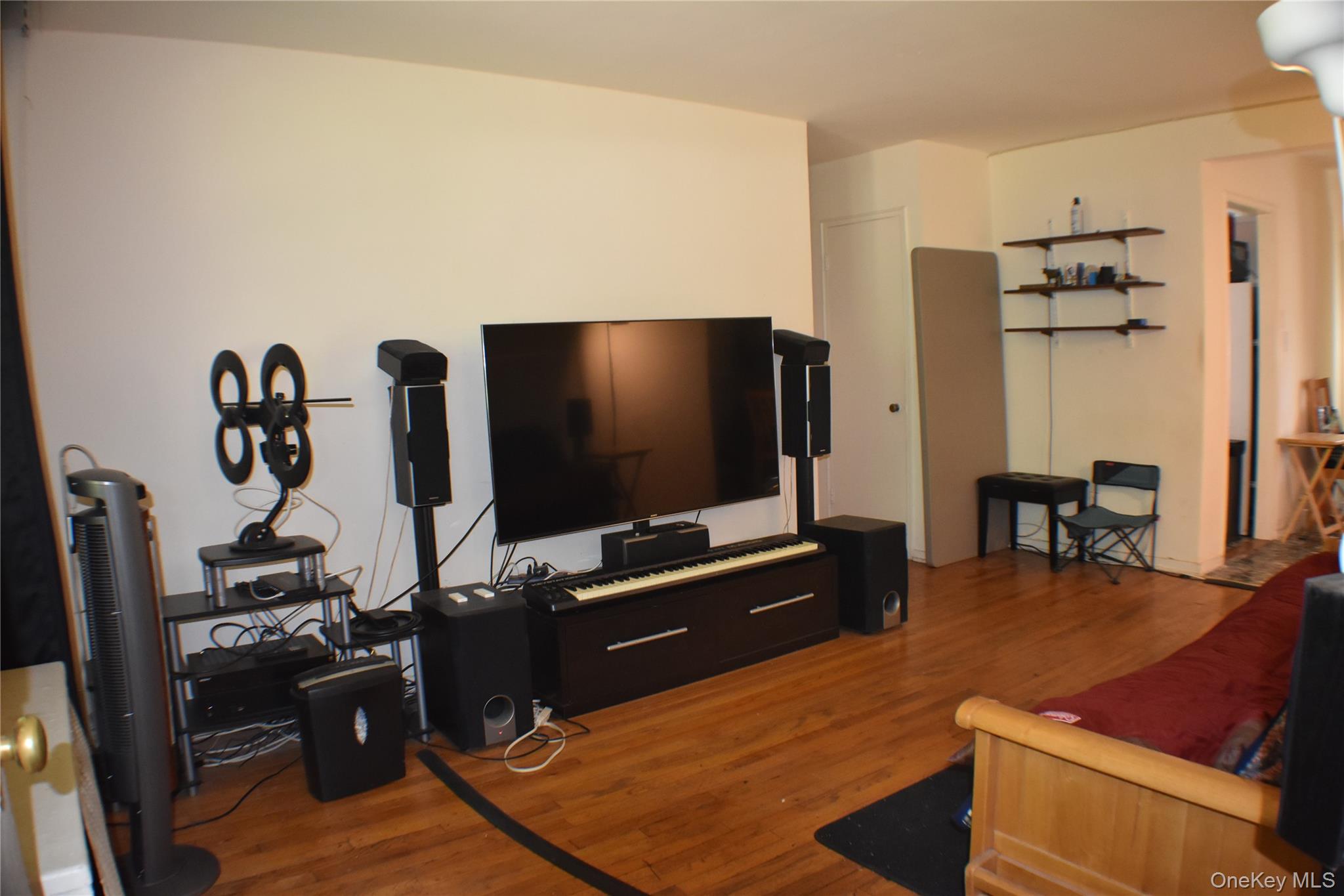 228-14 Stronghurst Avenue 3113, Lower Level Property Photo 3