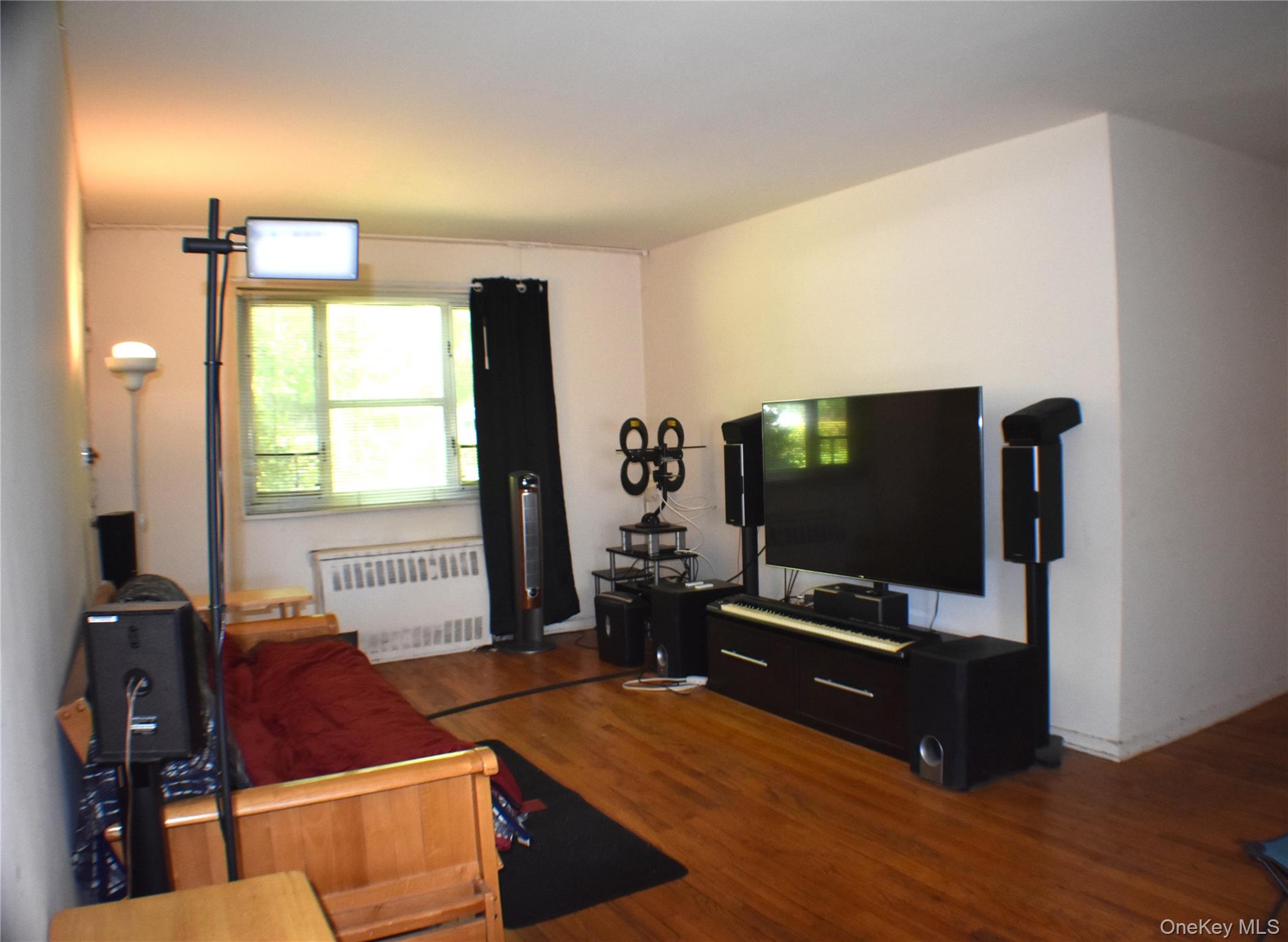 228-14 Stronghurst Avenue 3113, Lower Level Property Photo 6