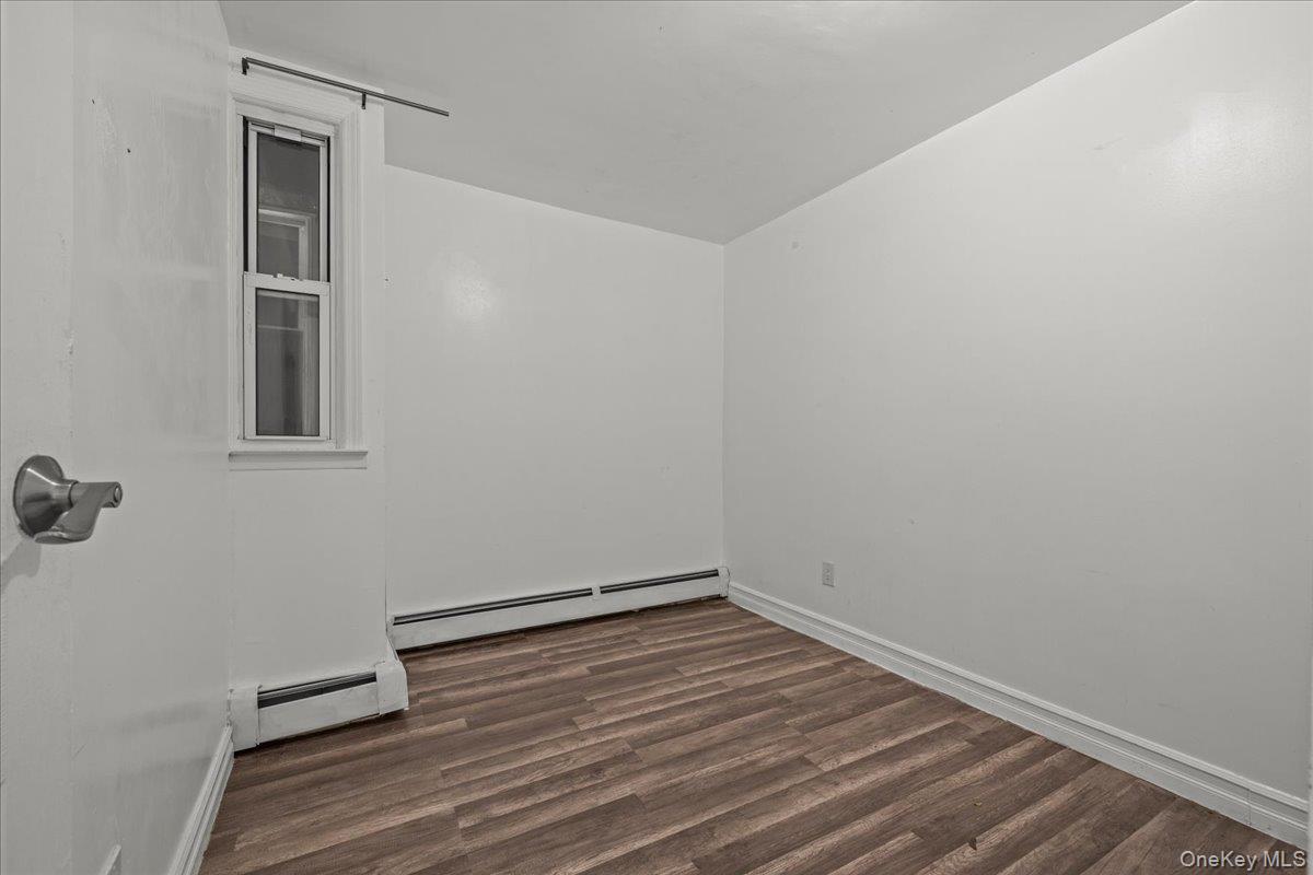 1311 Balcom Avenue Property Photo 15