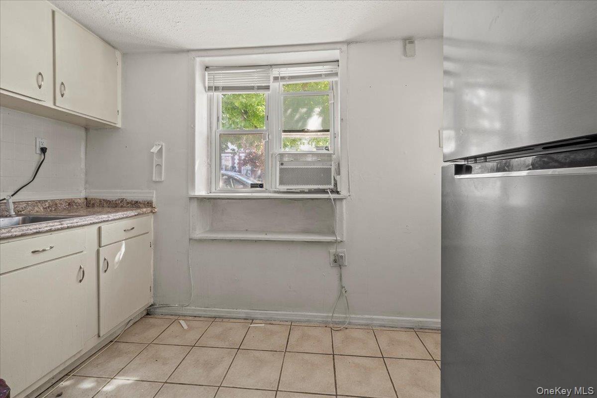 1311 Balcom Avenue Property Photo 18