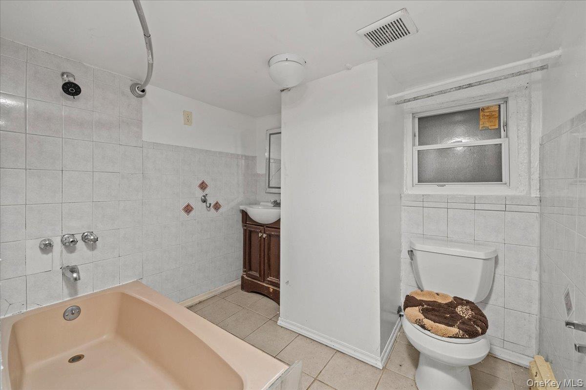 1311 Balcom Avenue Property Photo 23