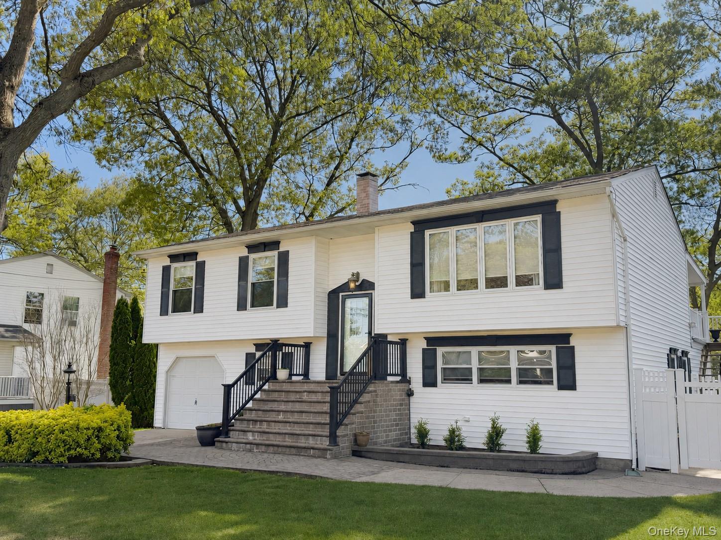 72 Avenue B Property Photo 1