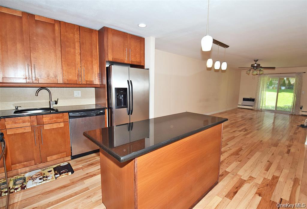 12-32 Diane Place 204 L Property Photo 3