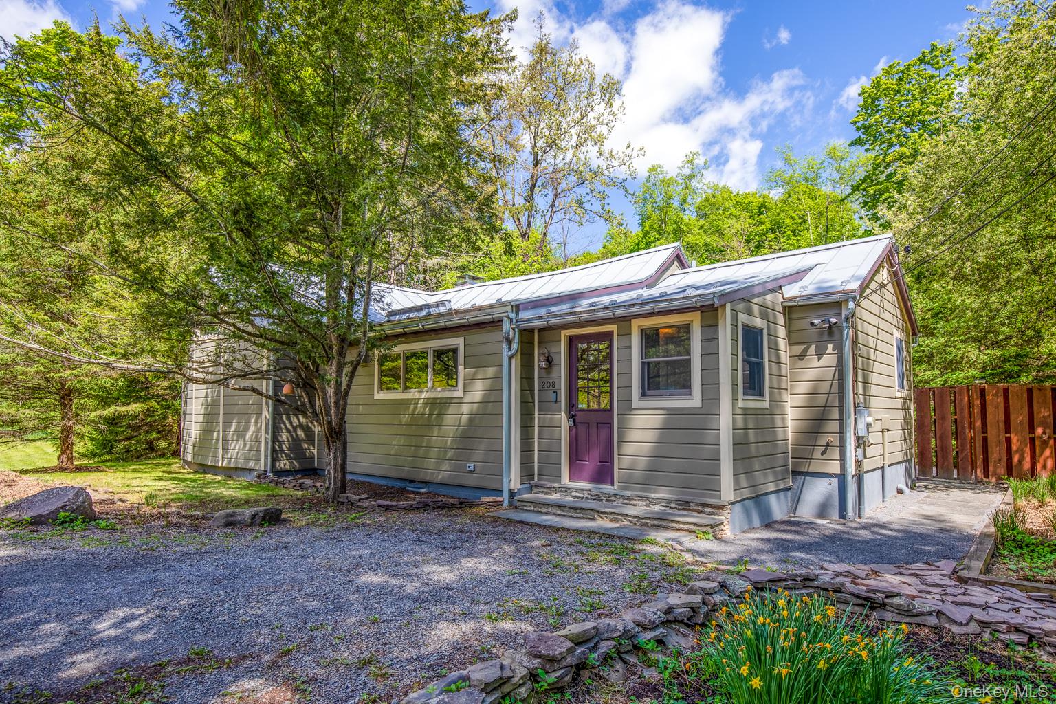 208 Tinker Street Property Photo 1