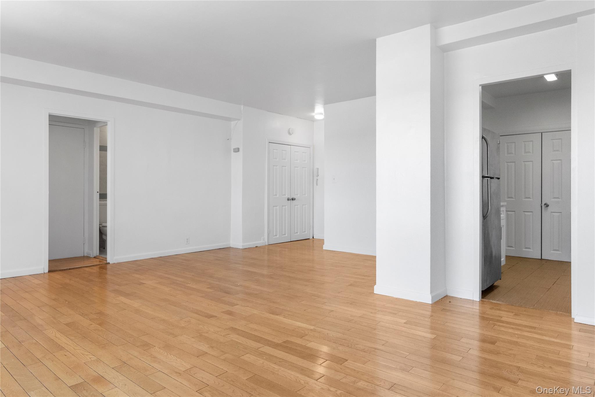 5 Fordham Hill Oval 9a Property Photo 2