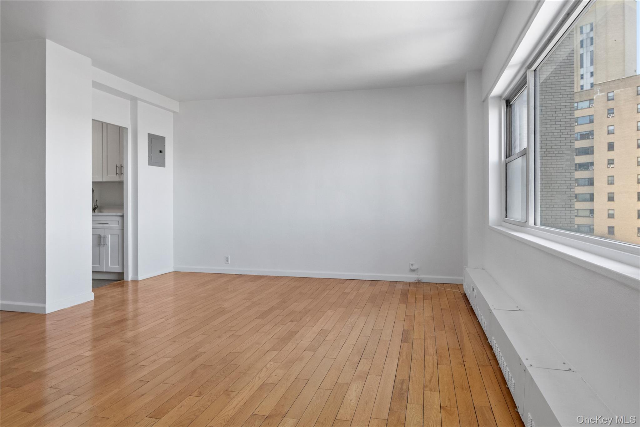 5 Fordham Hill Oval 9a Property Photo 3