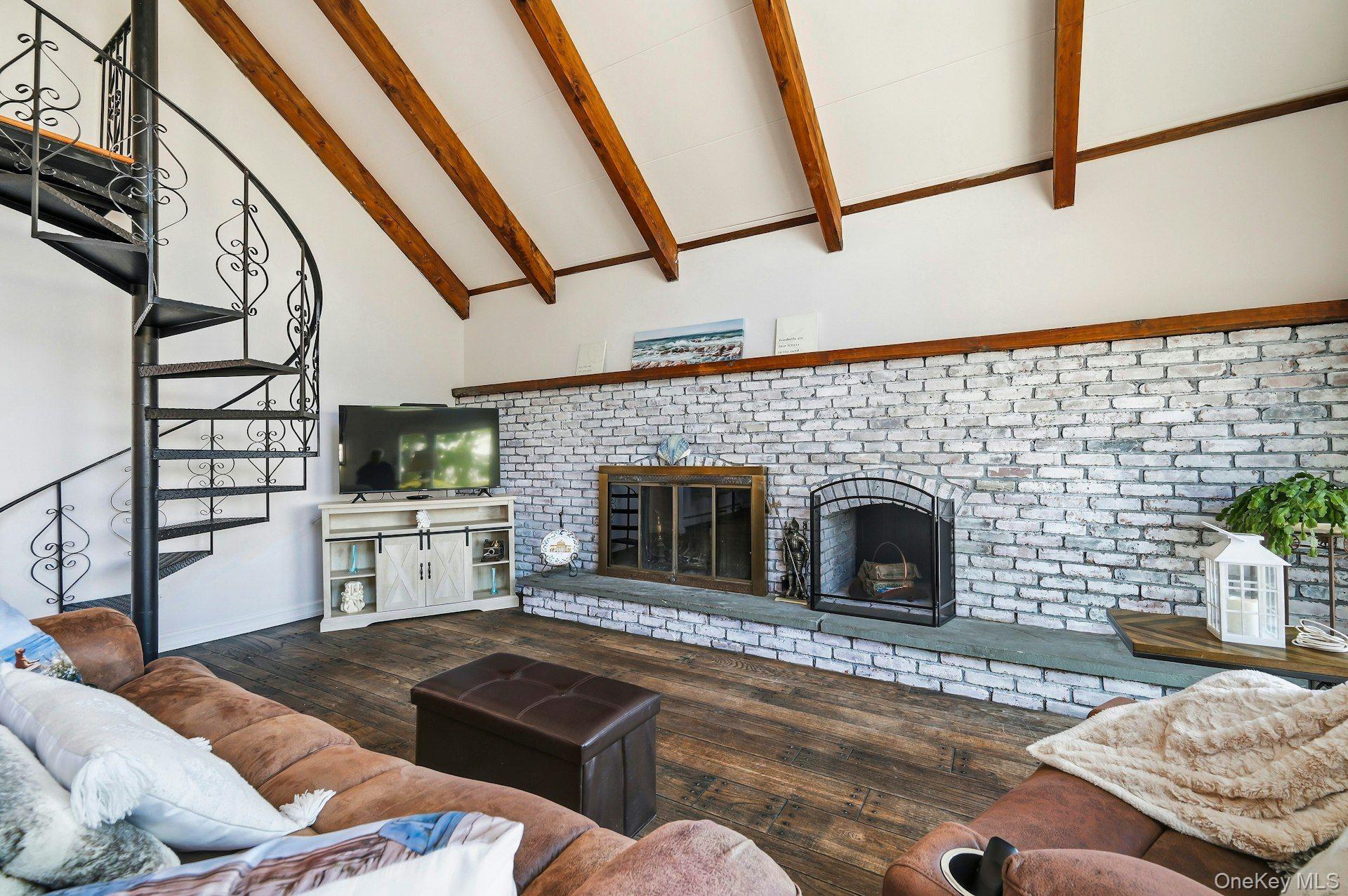 19 Hillside Avenue Property Photo 9
