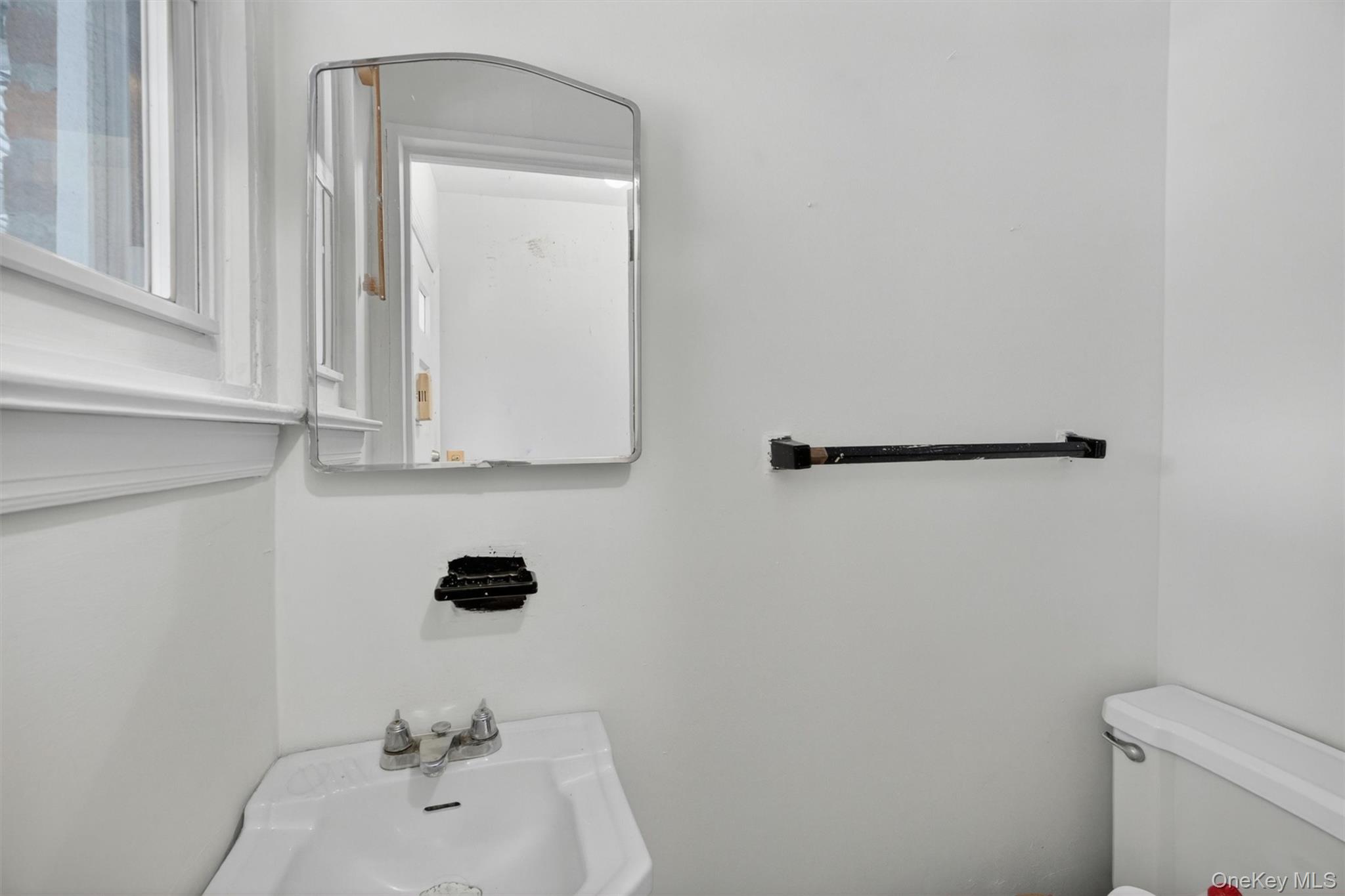 1124 E 213th Street Property Photo 13