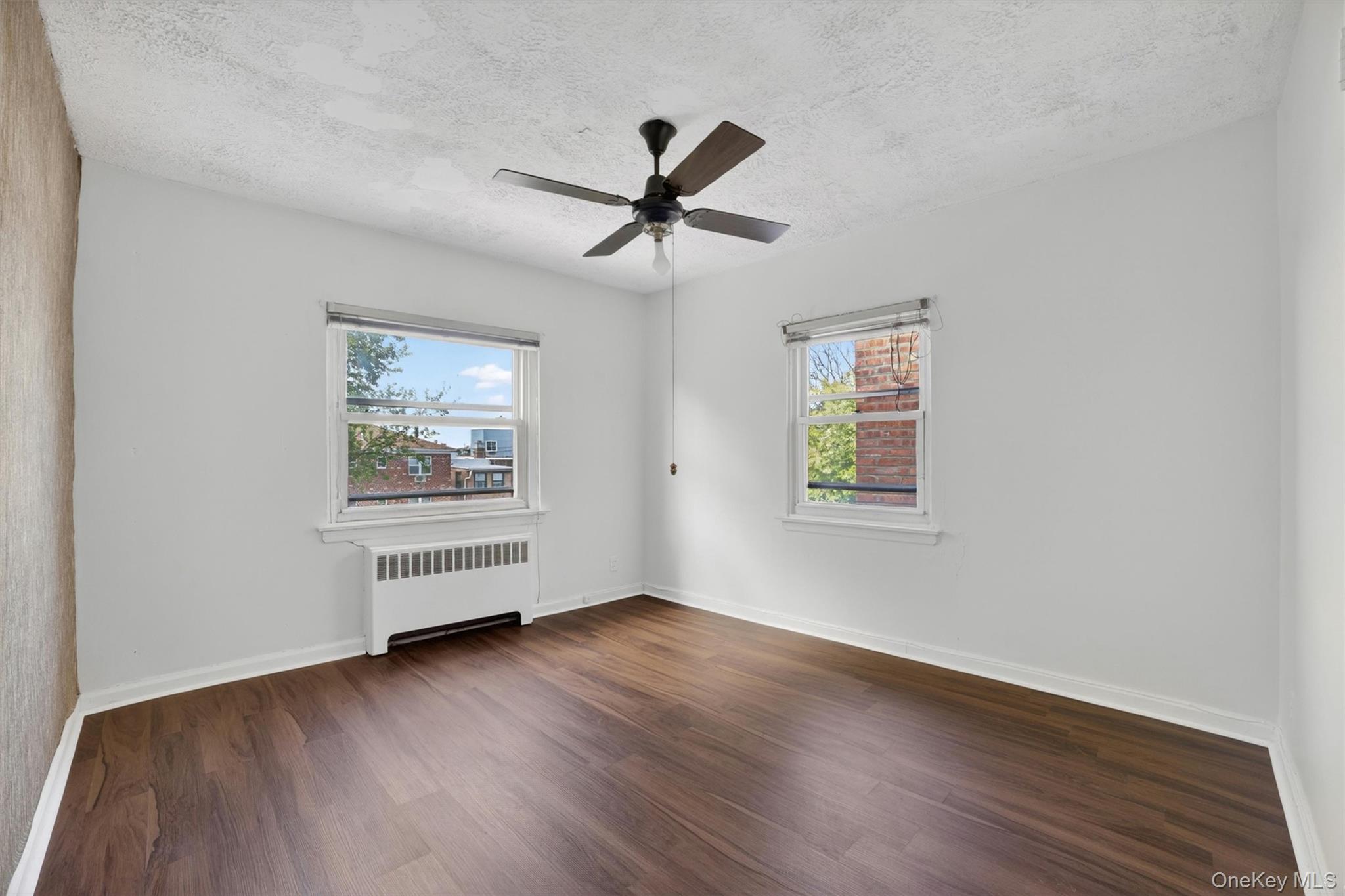 1124 E 213th Street Property Photo 16