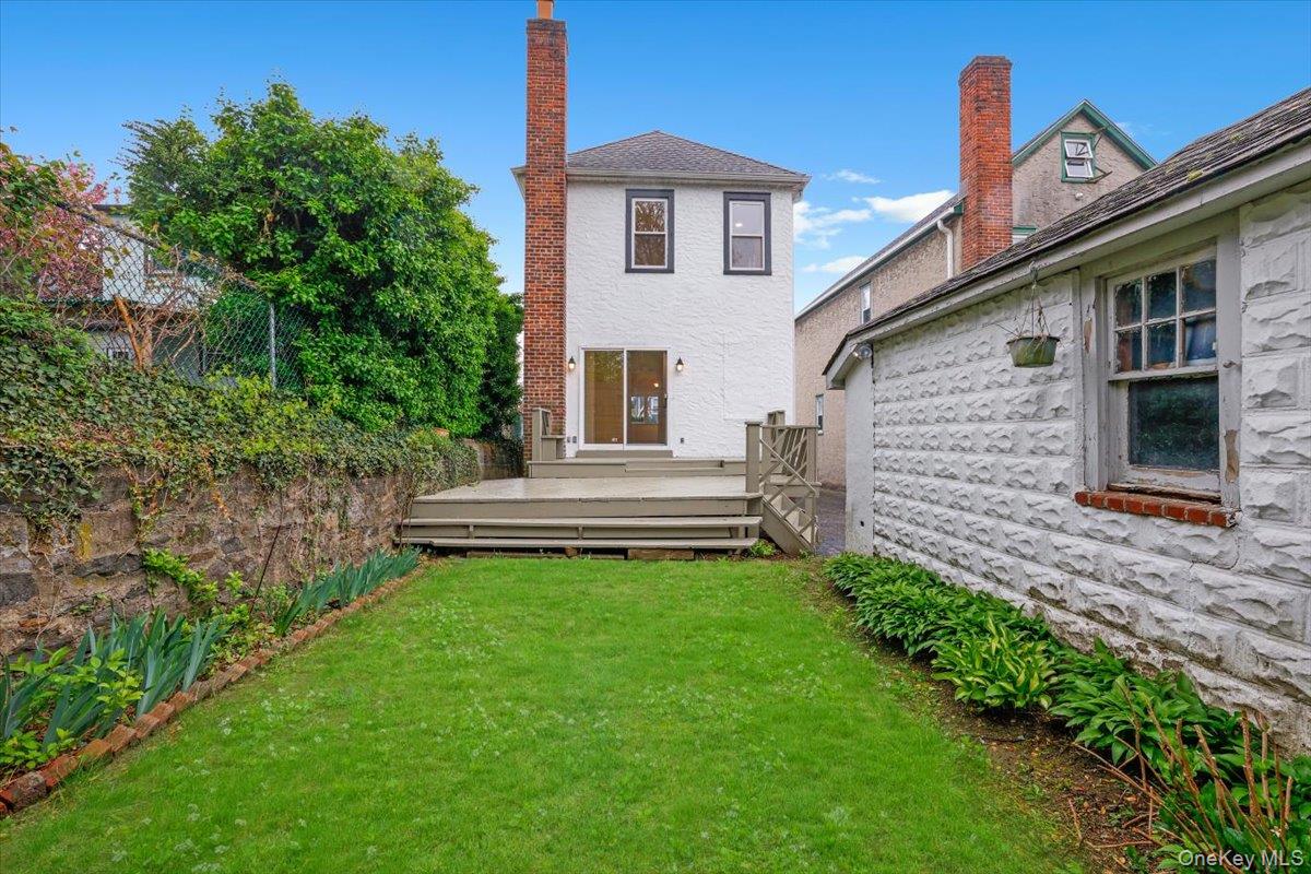32 Crestmont Avenue Property Photo 3