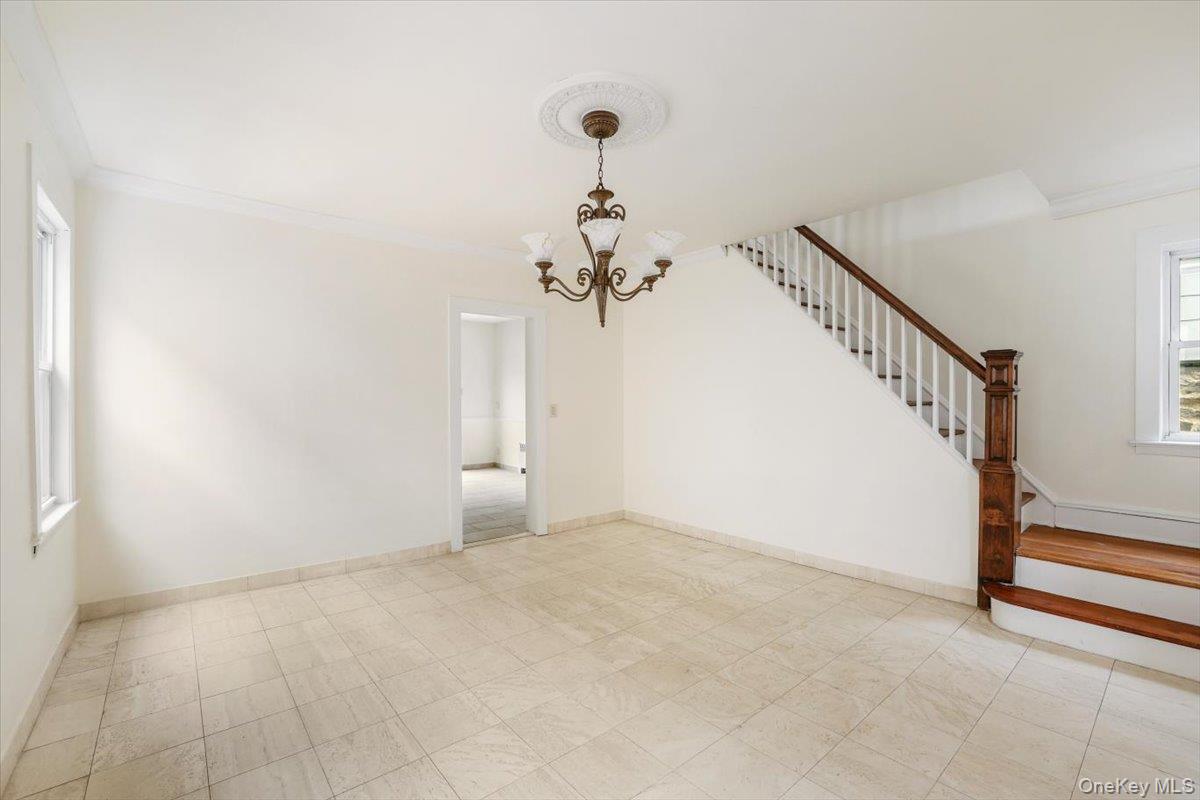 32 Crestmont Avenue Property Photo 8