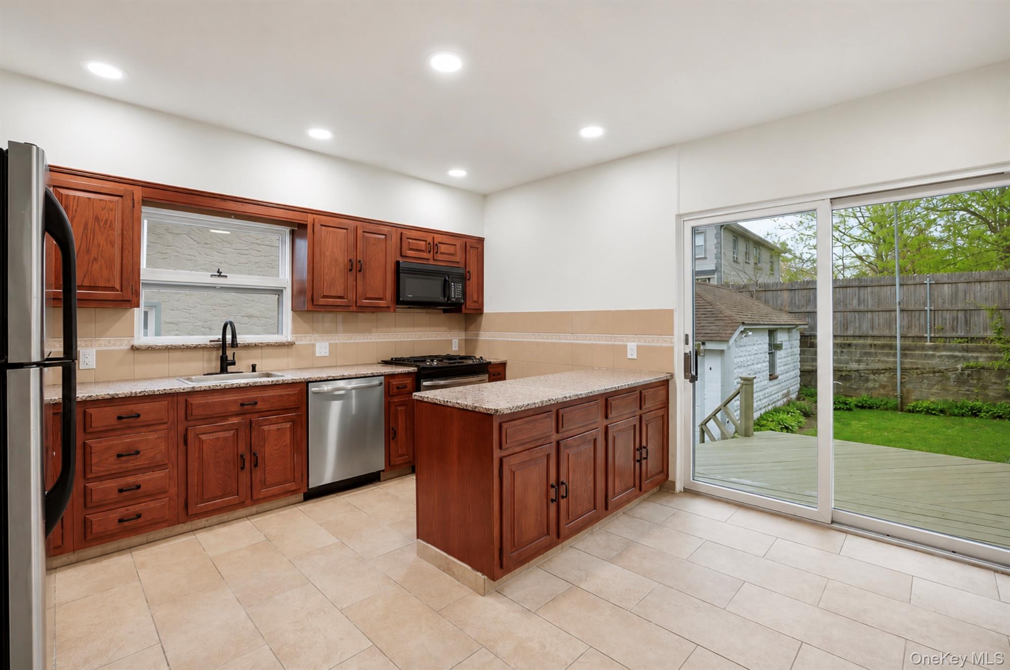 32 Crestmont Avenue Property Photo 11