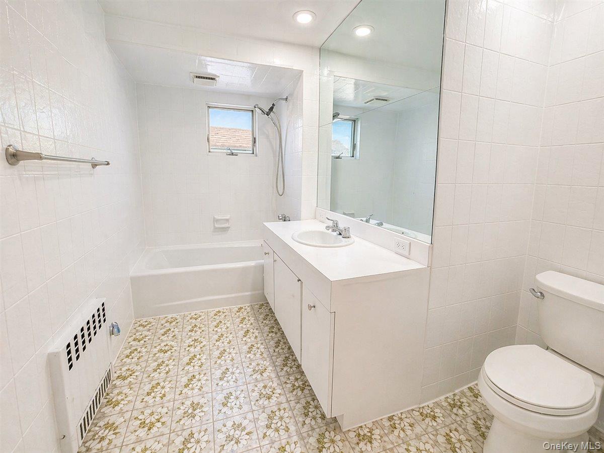 32 Crestmont Avenue Property Photo 17