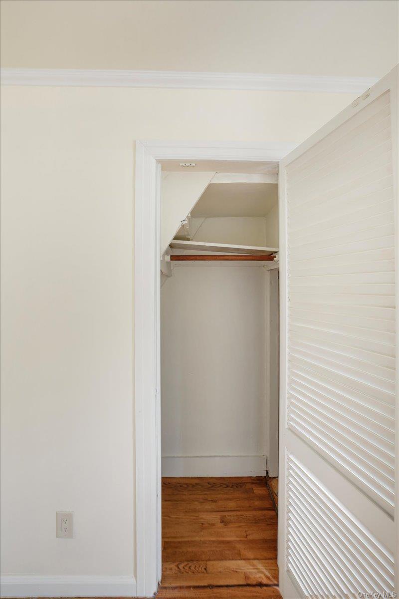 32 Crestmont Avenue Property Photo 25