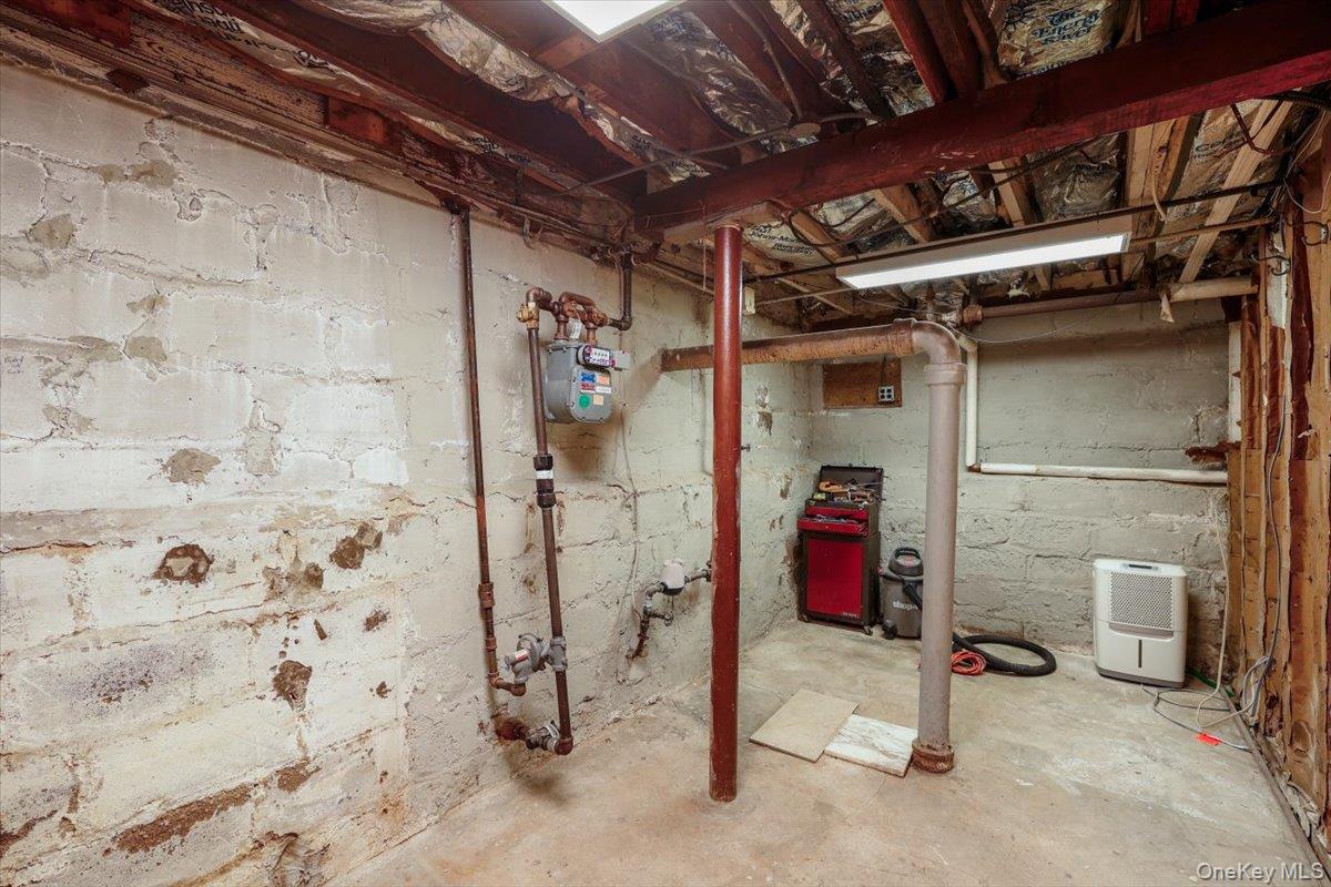 32 Crestmont Avenue Property Photo 31
