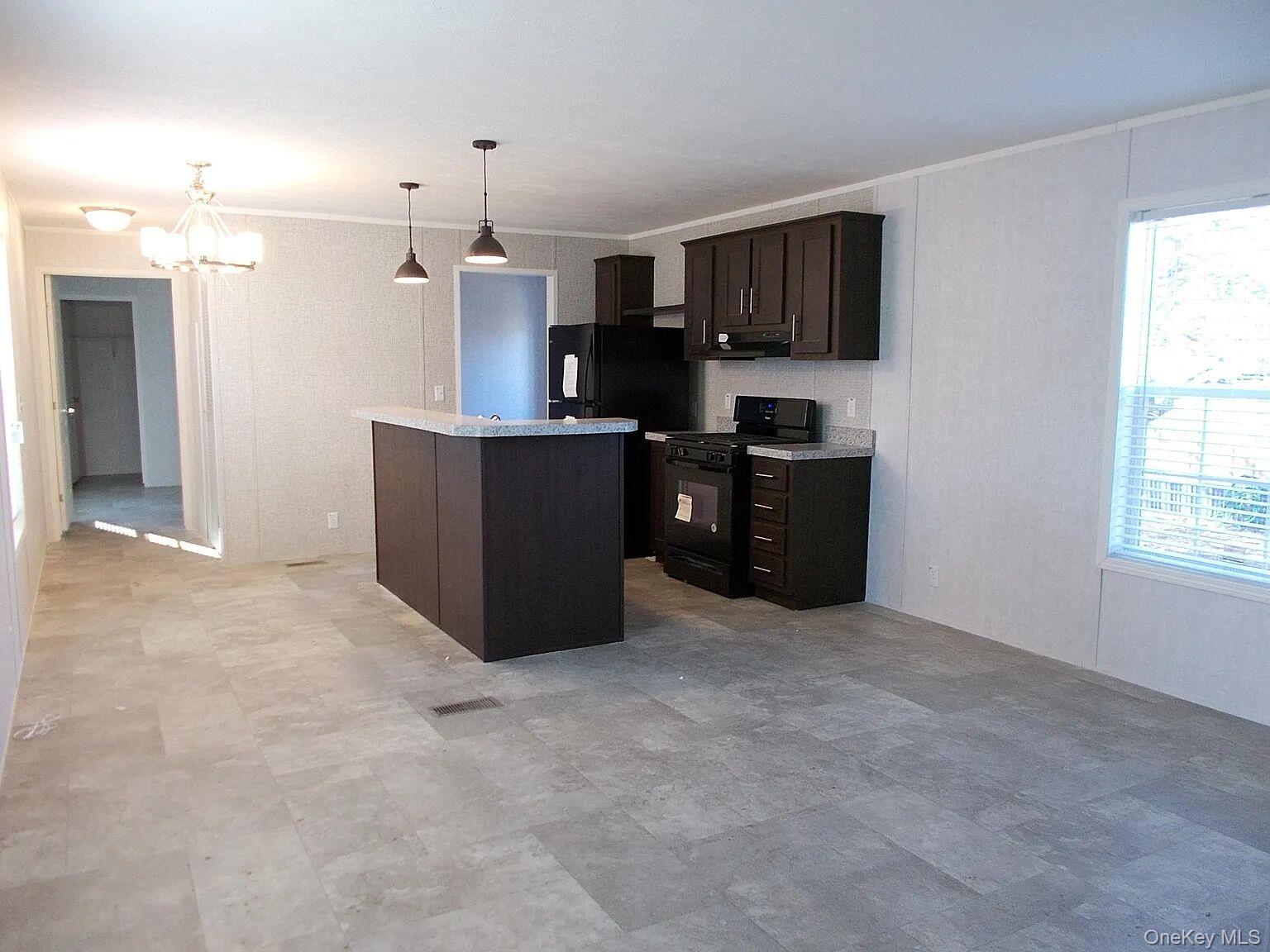33 Tiger Lily Drive Property Photo 2