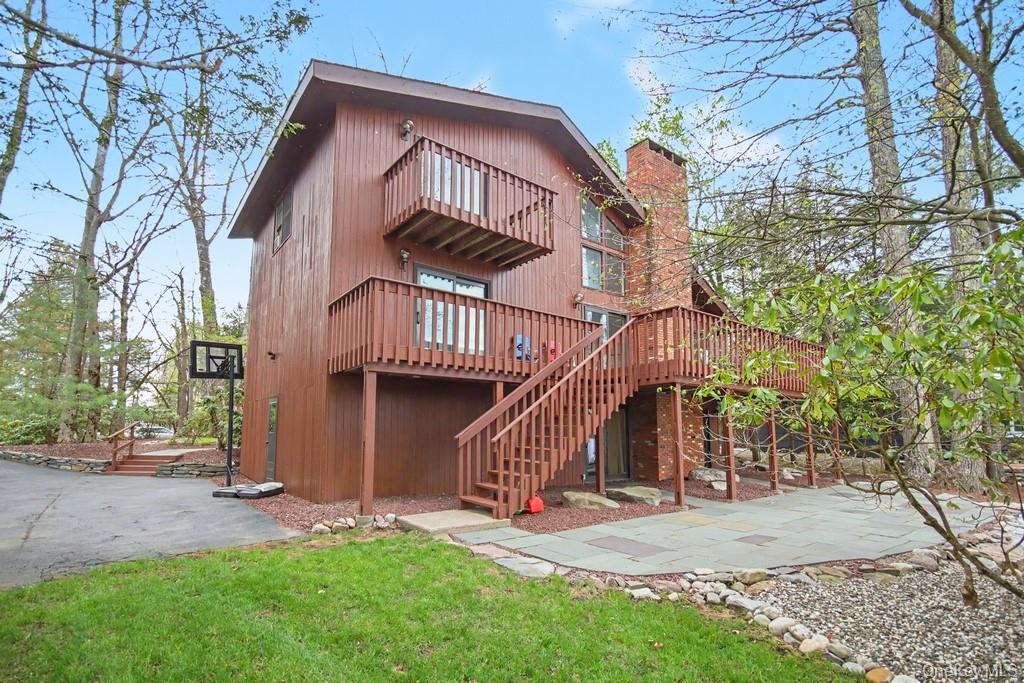 116 Lake Shore Drive Property Photo 2