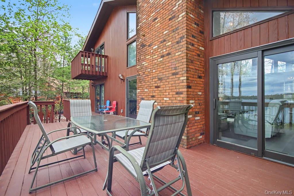 116 Lake Shore Drive Property Photo 11