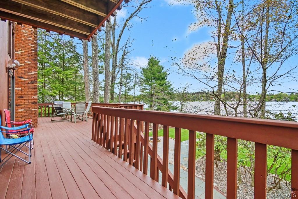 116 Lake Shore Drive Property Photo 13