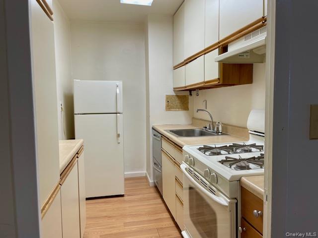 39-65 52nd Street 7e Property Photo 6