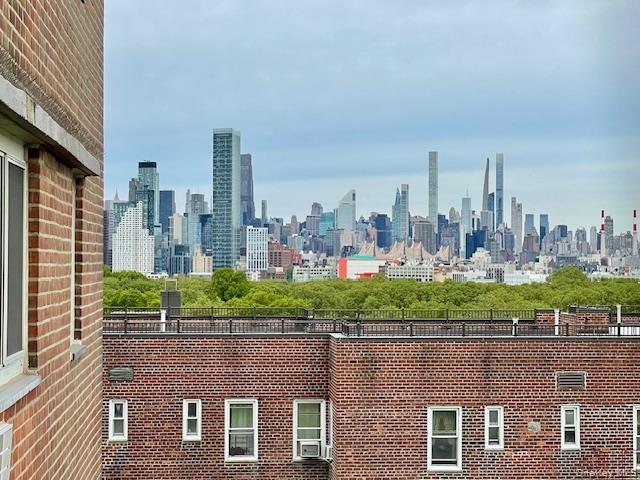 39-65 52nd Street 7e Property Photo 13