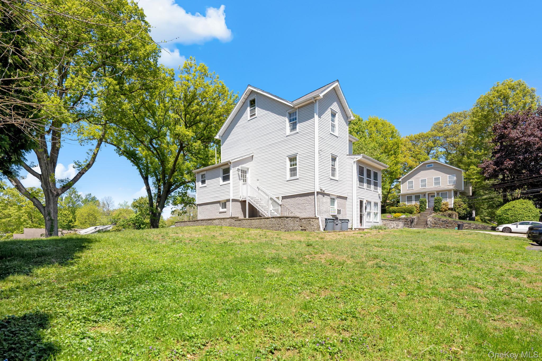 184 3rd Street Property Photo 3