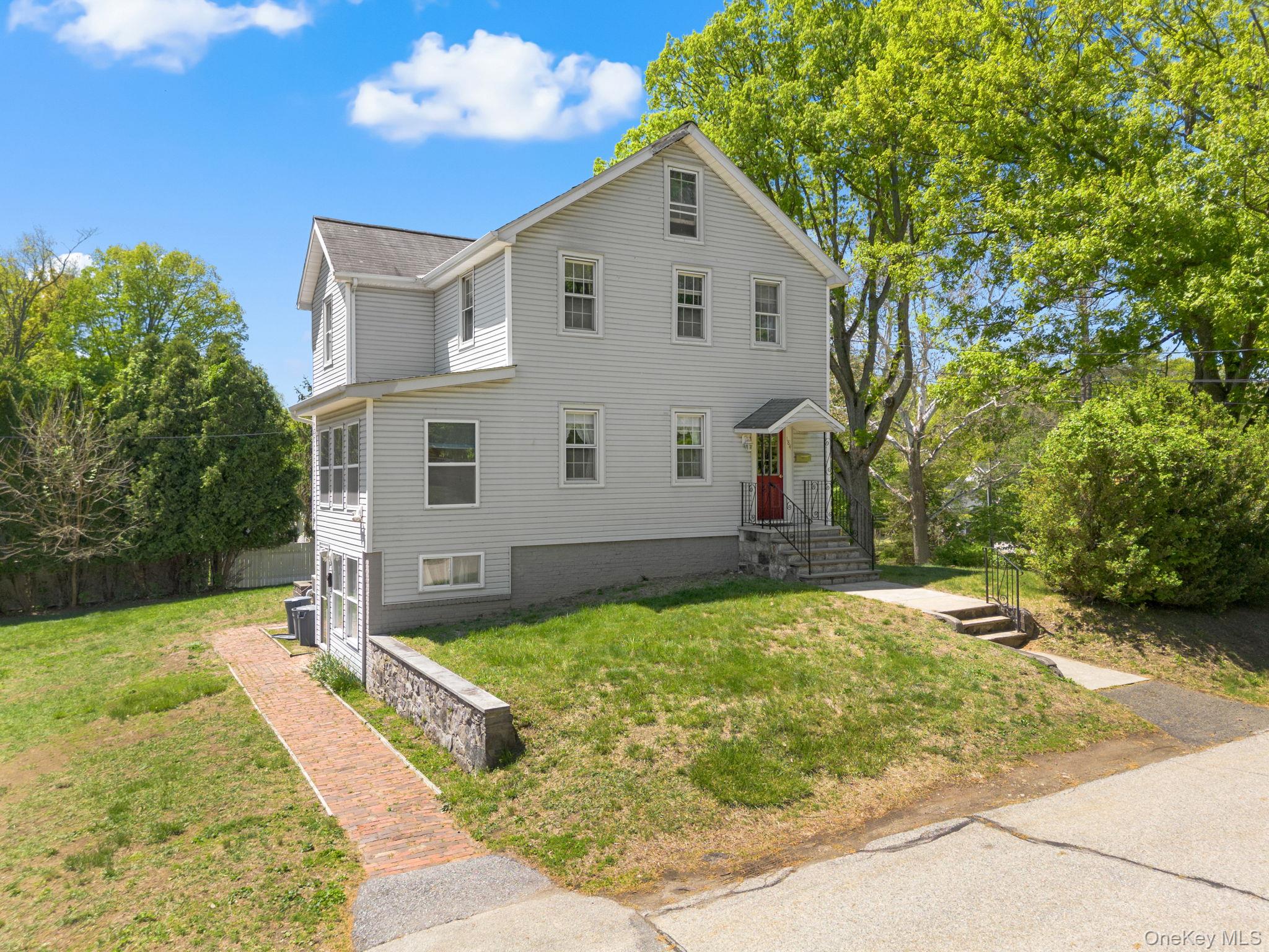 184 3rd Street Property Photo 6