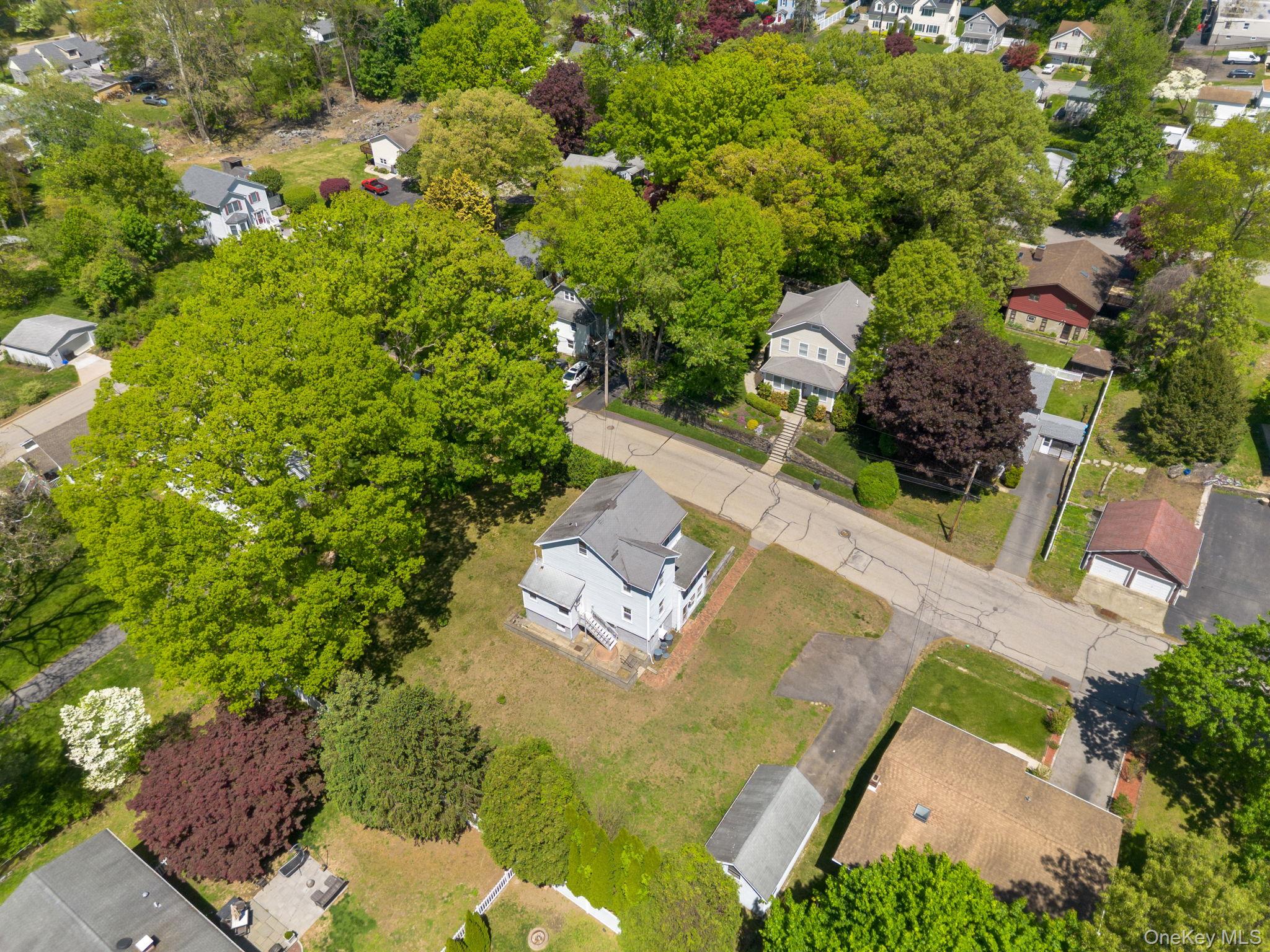 184 3rd Street Property Photo 8