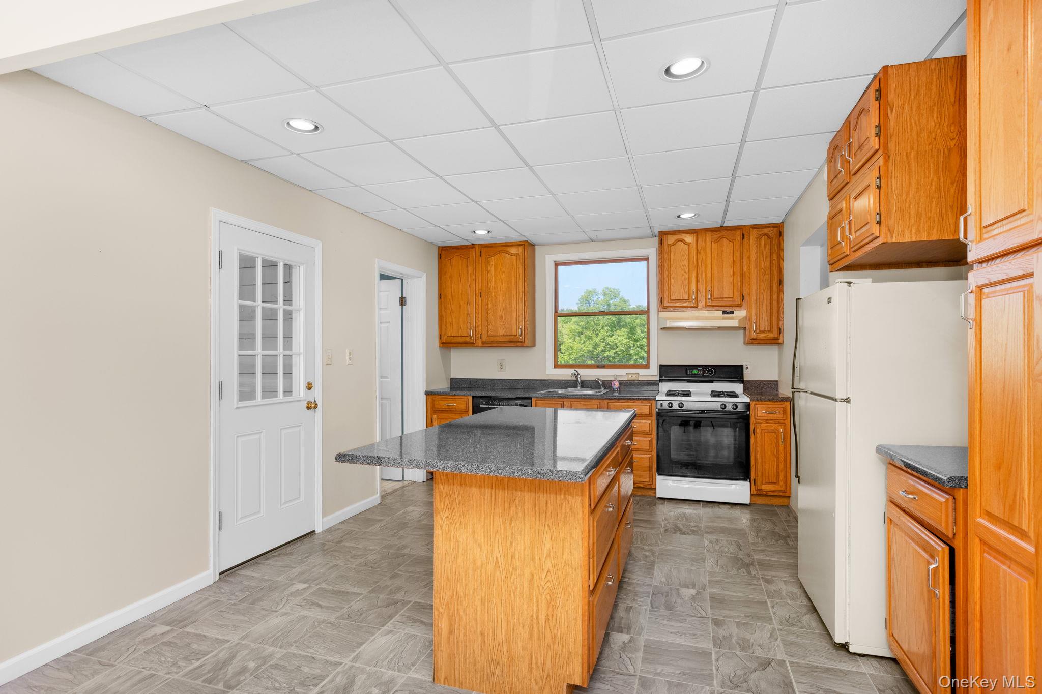 184 3rd Street Property Photo 10