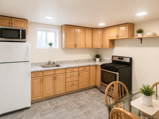 184 3rd Street Property Photo 23