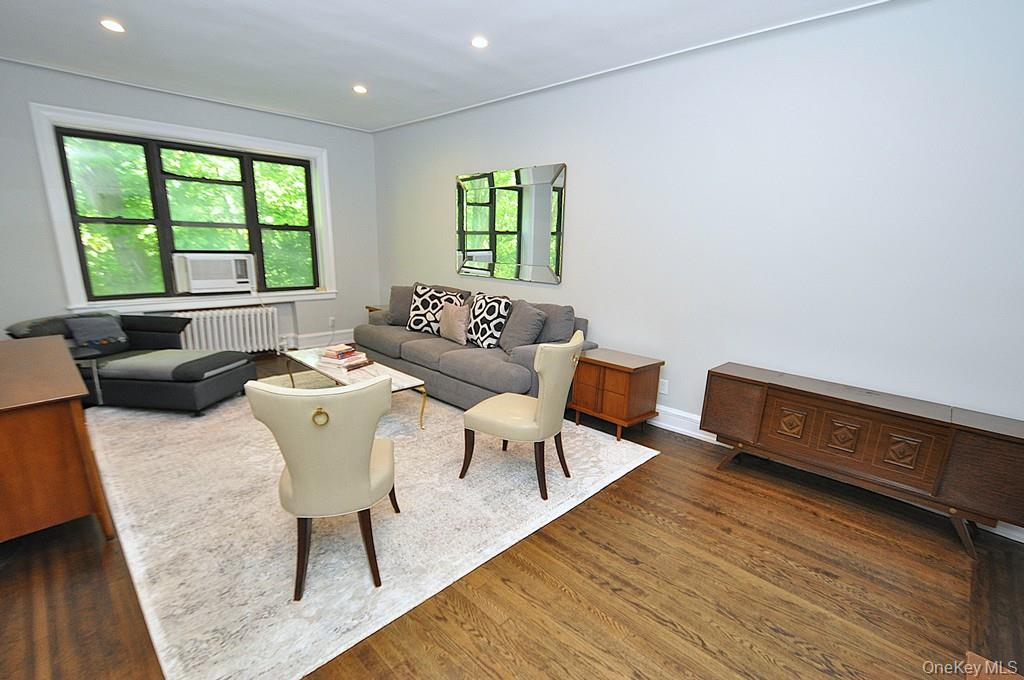 143 Garth Road 4p Property Photo 3