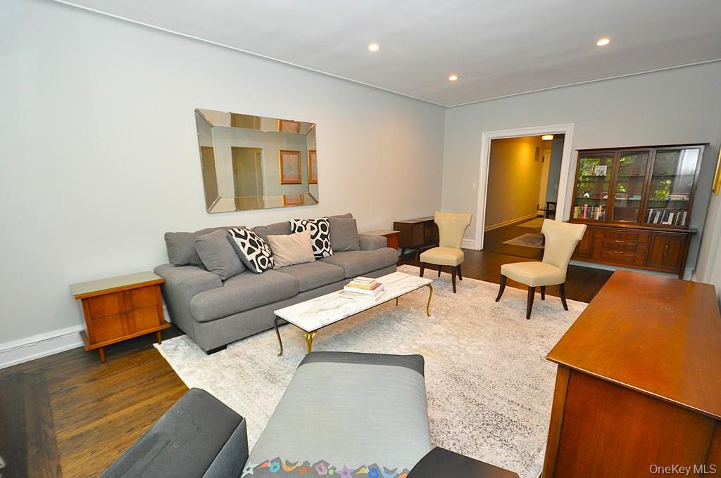 143 Garth Road 4p Property Photo 4