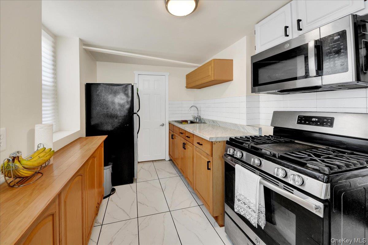4521 Carpenter Avenue Property Photo 4