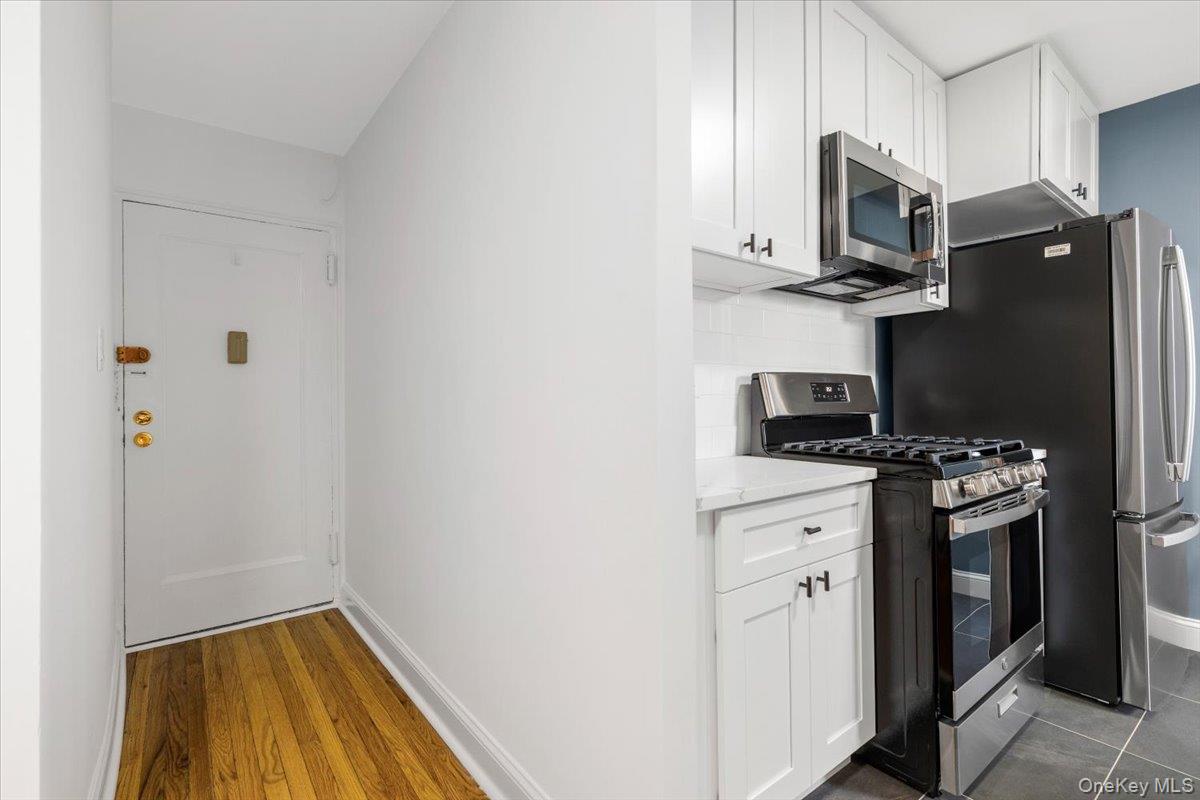 5645 Netherland Avenue 5c Property Photo 8
