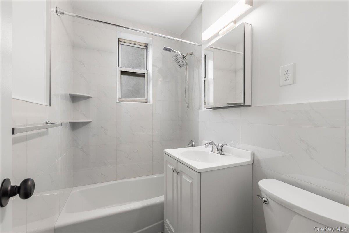 5645 Netherland Avenue 5c Property Photo 15