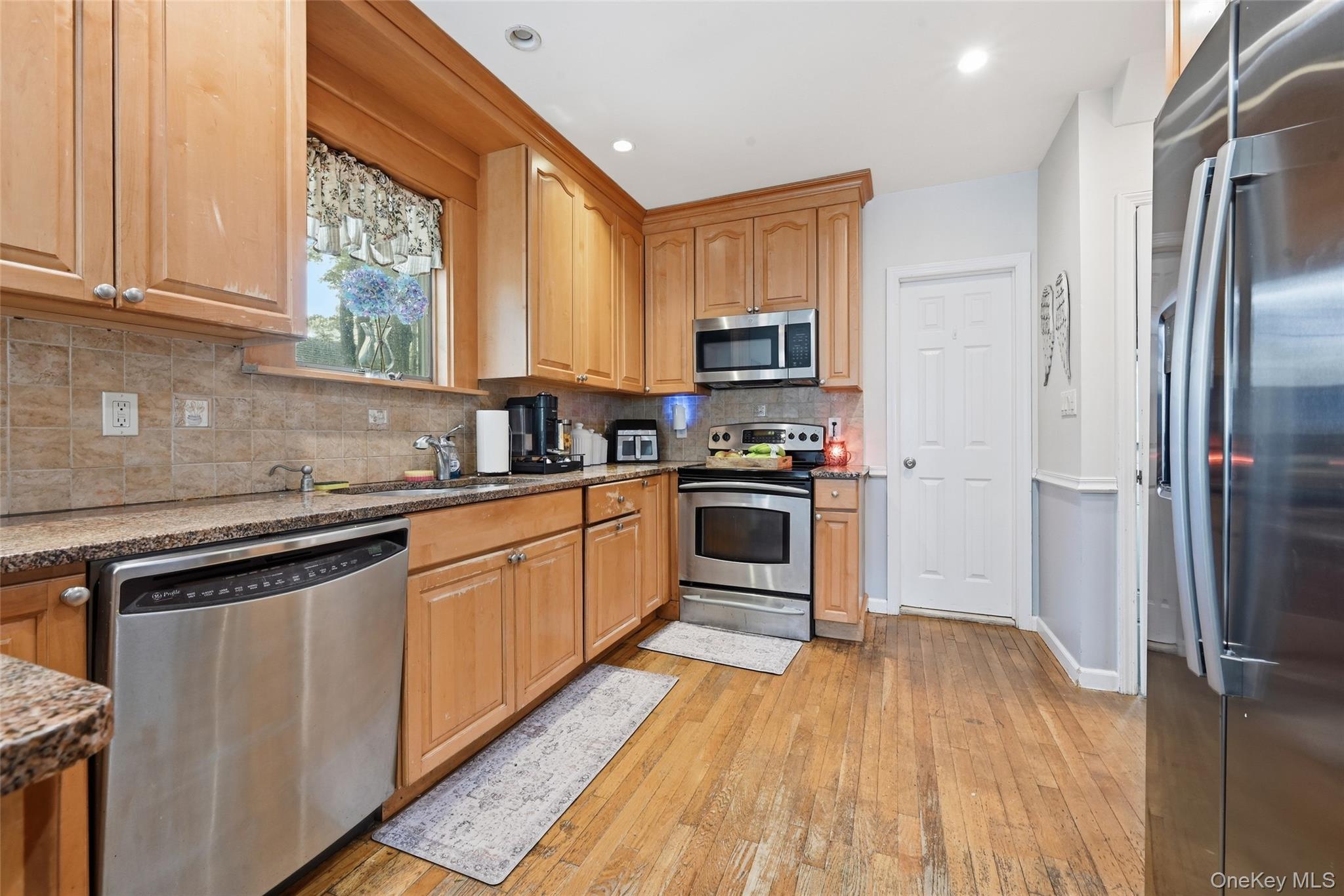 91 Rockaway Avenue Property Photo 6