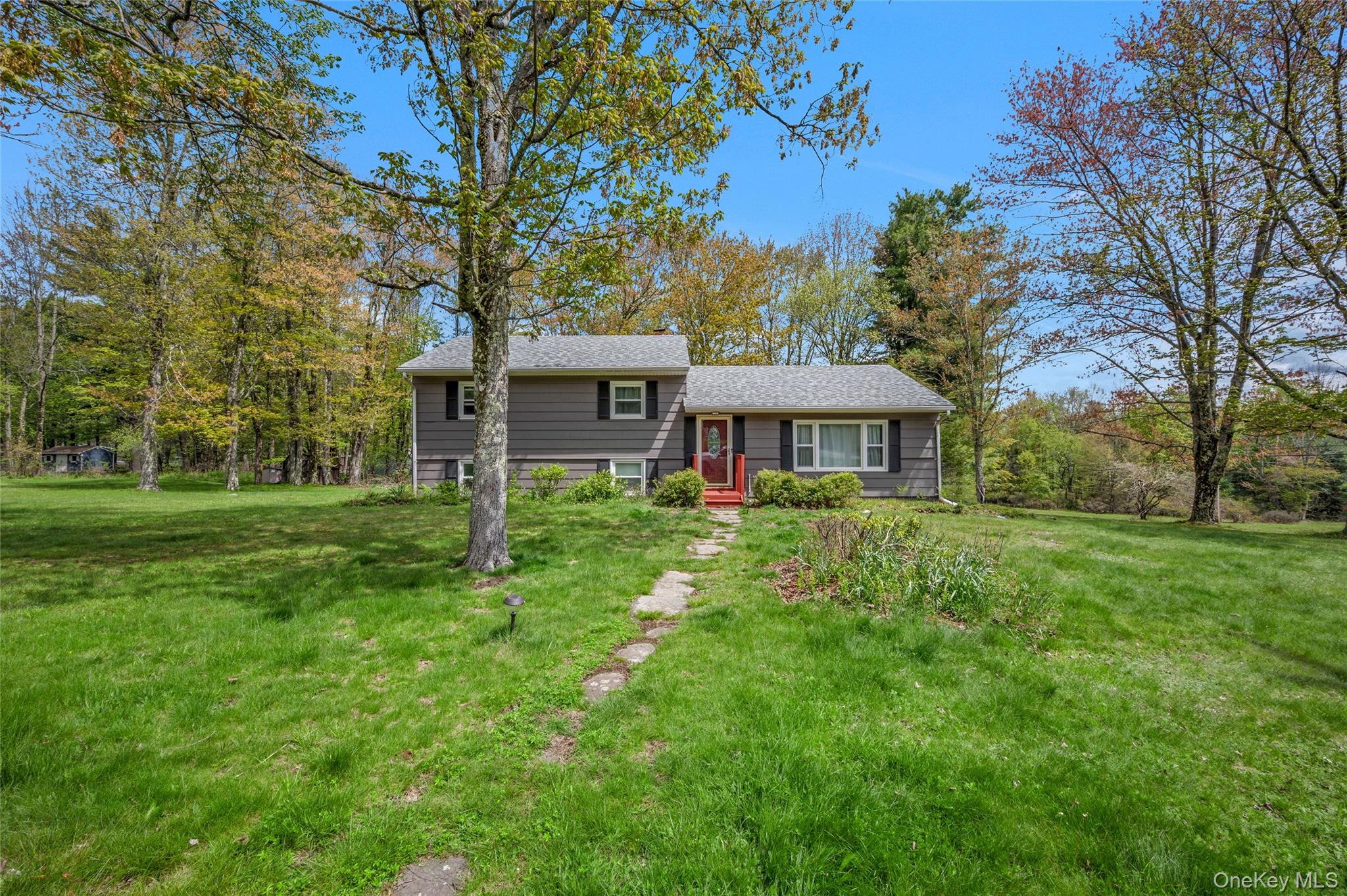 2 Sunset Drive Property Photo 1