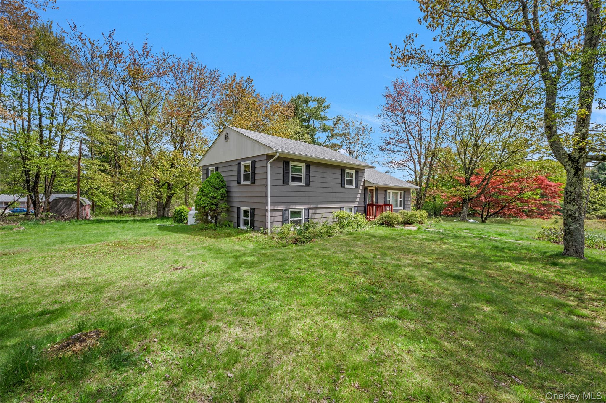 2 Sunset Drive Property Photo 2
