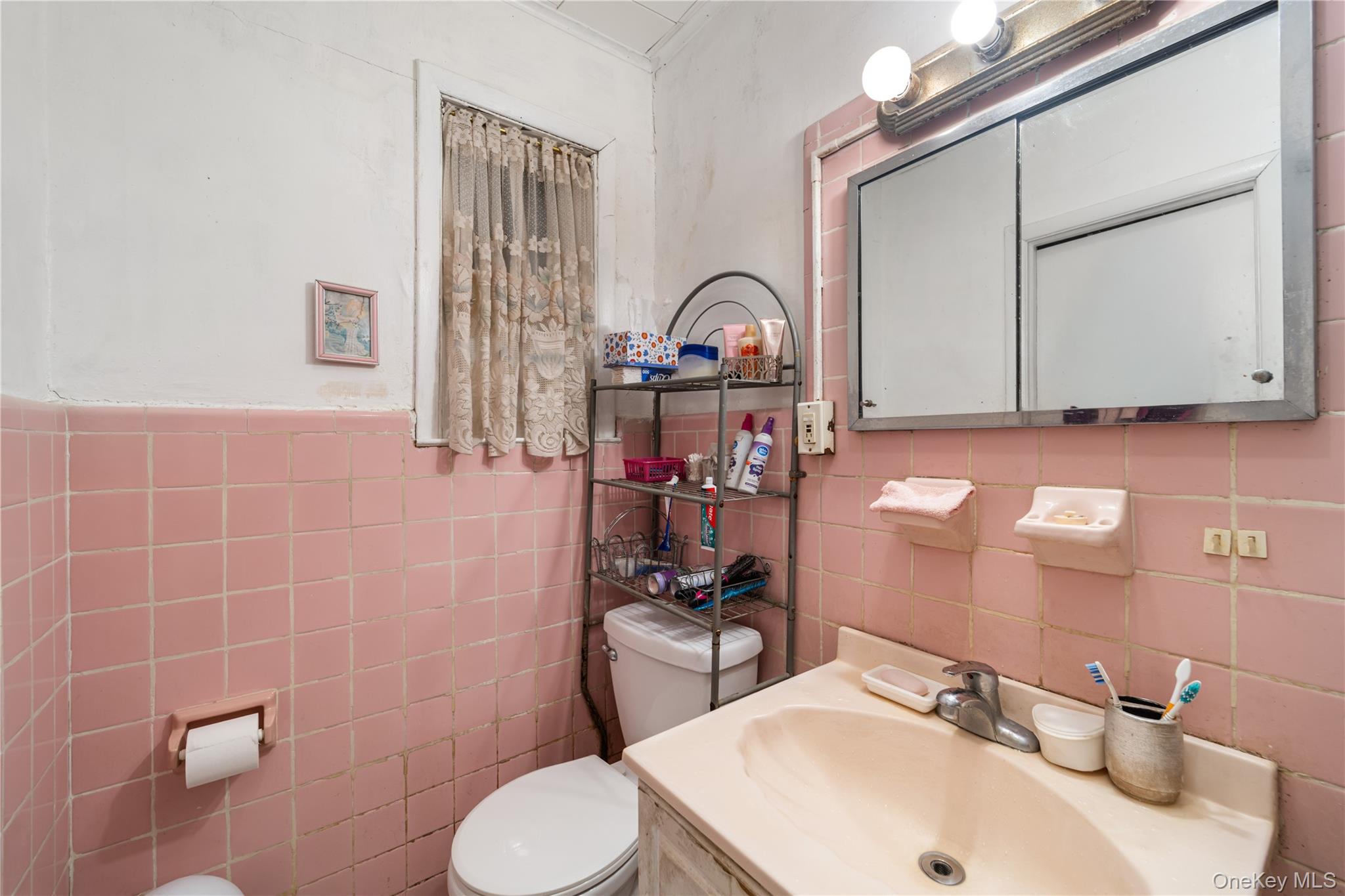 60-77 69th Avenue Property Photo 18