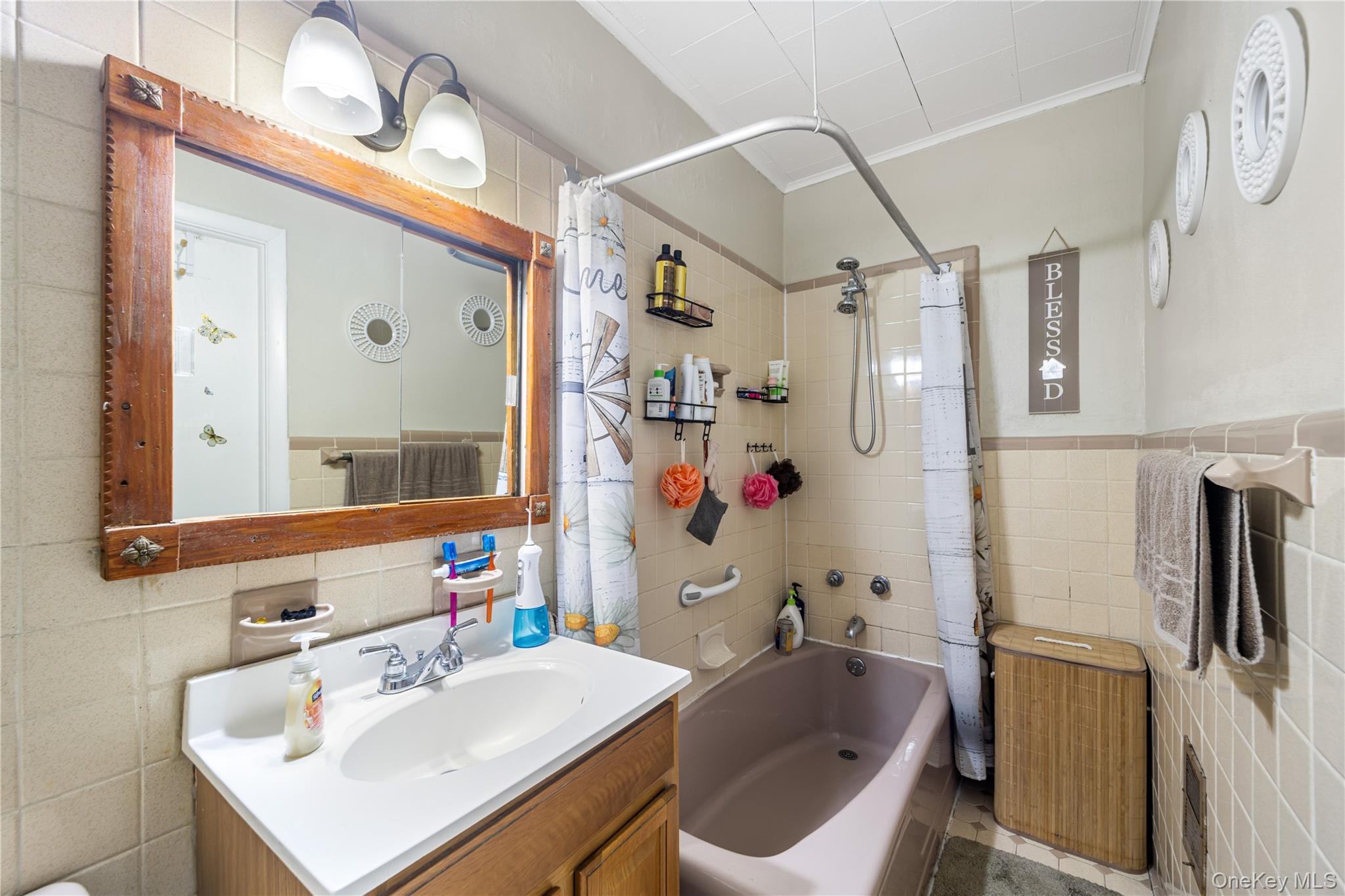 60-77 69th Avenue Property Photo 29