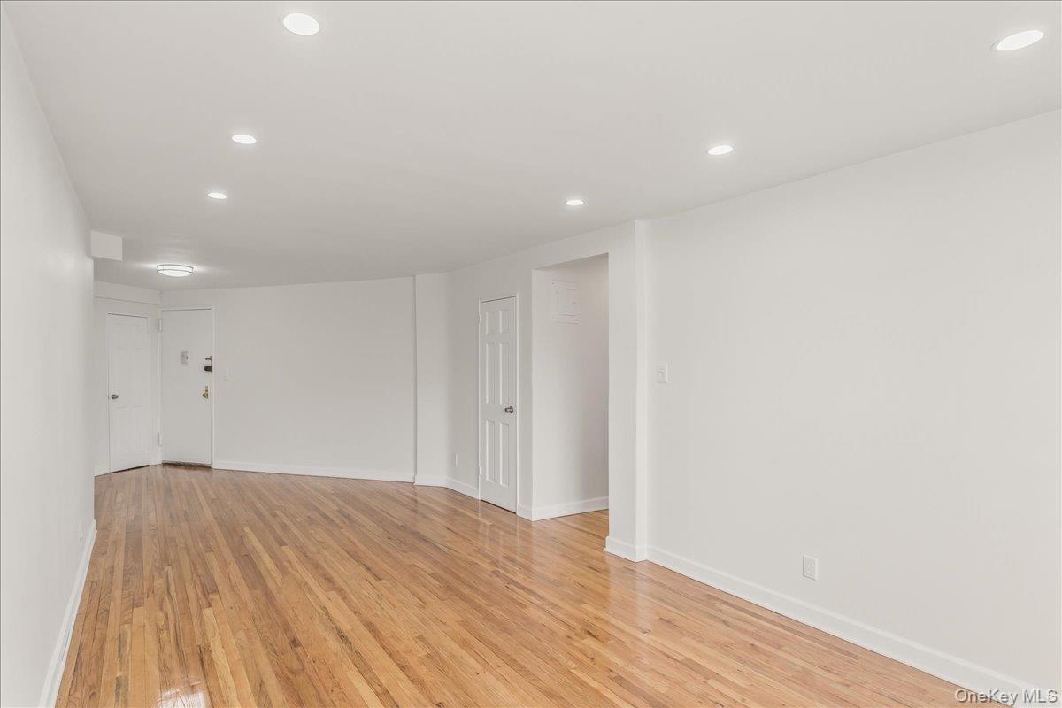 66-15 Thornton Place 5r Property Photo 8