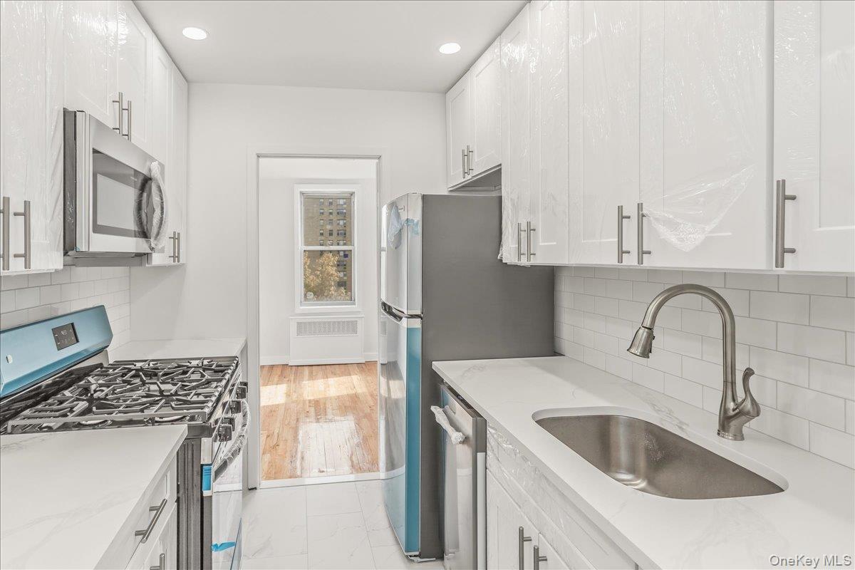 66-15 Thornton Place 5r Property Photo 10