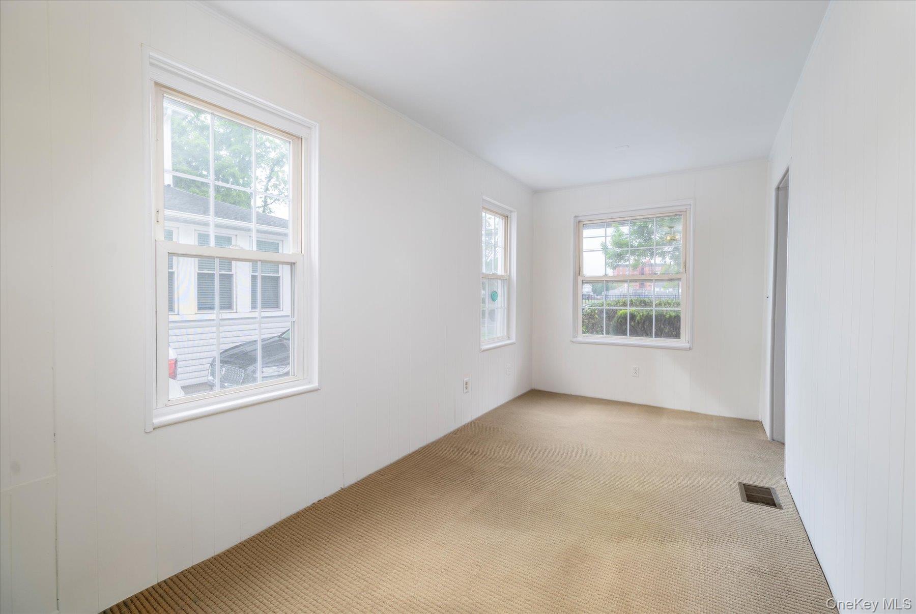 215 Lakeview Avenue Property Photo 16