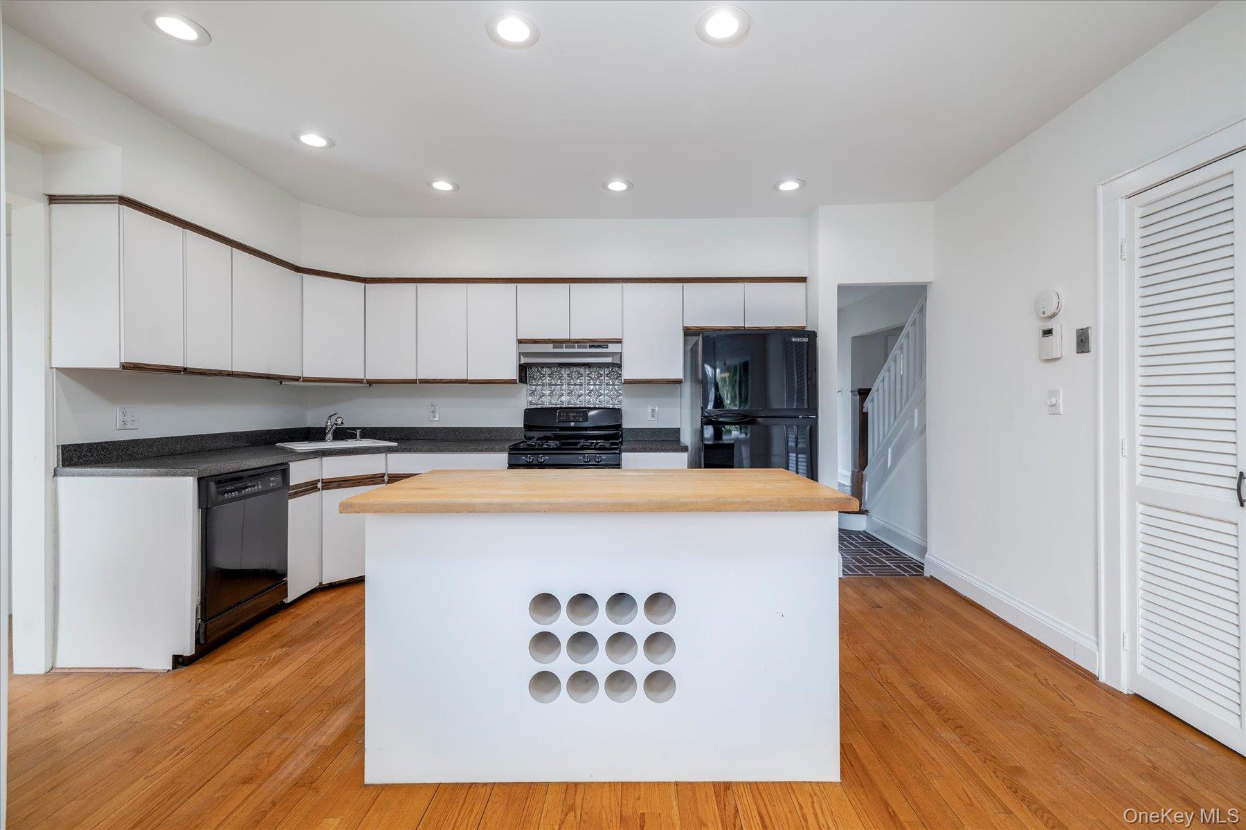 215 Lakeview Avenue Property Photo 18